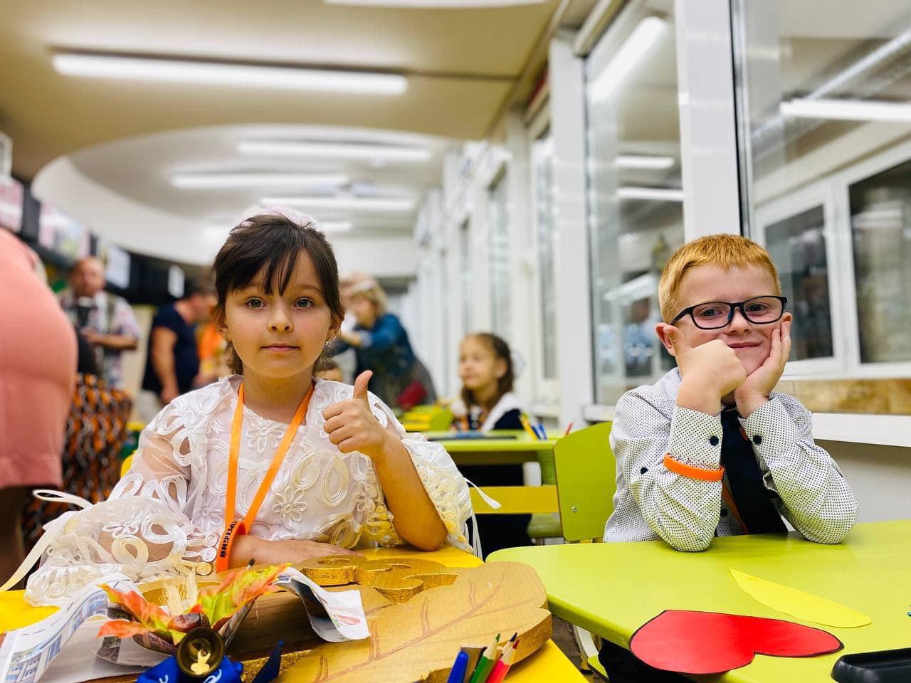 У Харкові діти почали навчатись у метро. Дивіться, як виглядає перша у світі підземна школа